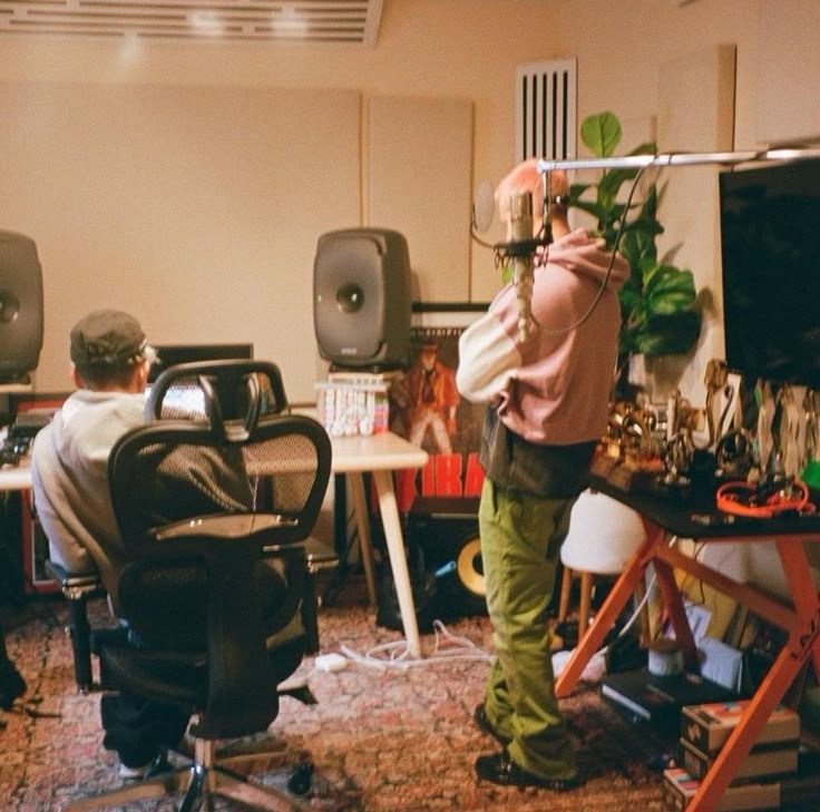 Producer using SDS samples
